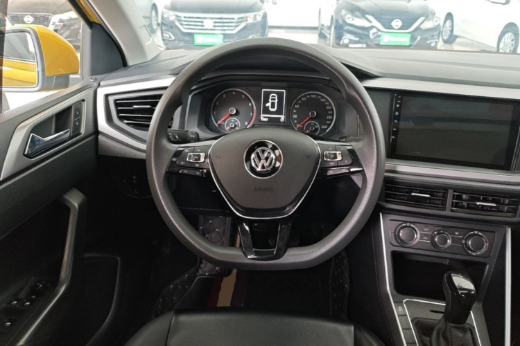 Volkswagen Polo 2020 car image #11
