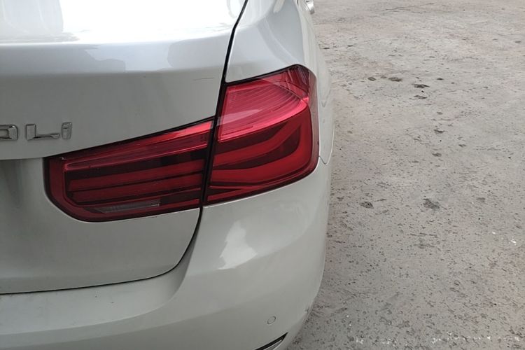 BMW 3 Series 2017 car image #8