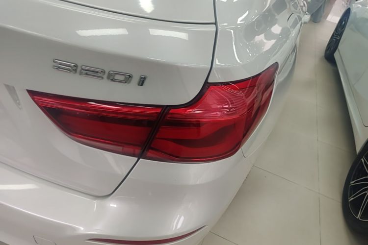 BMW 3 Series GT 2019 #8 BMW 3 Series GT 2019 car image #8