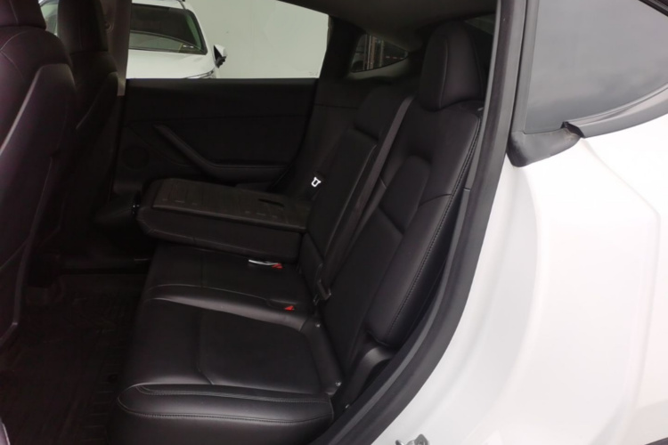 Tesla Model Y 2021 #17 Tesla Model Y 2021 car image #17