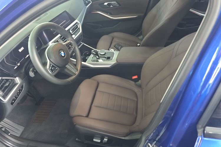 BMW 3 Series 2019 #15 BMW 3 Series 2019 car image #15