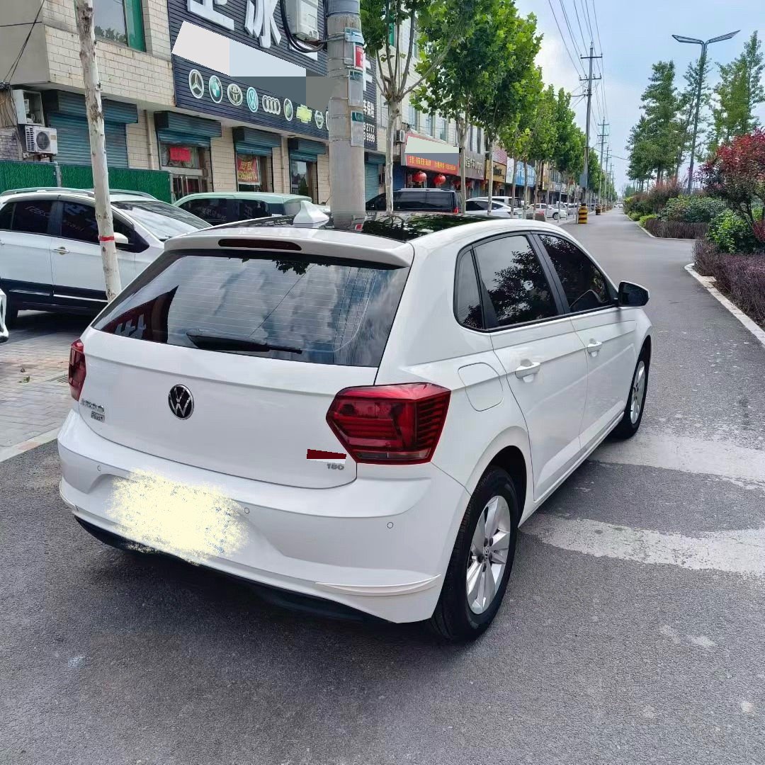 Volkswagen Polo 2021 car image #2