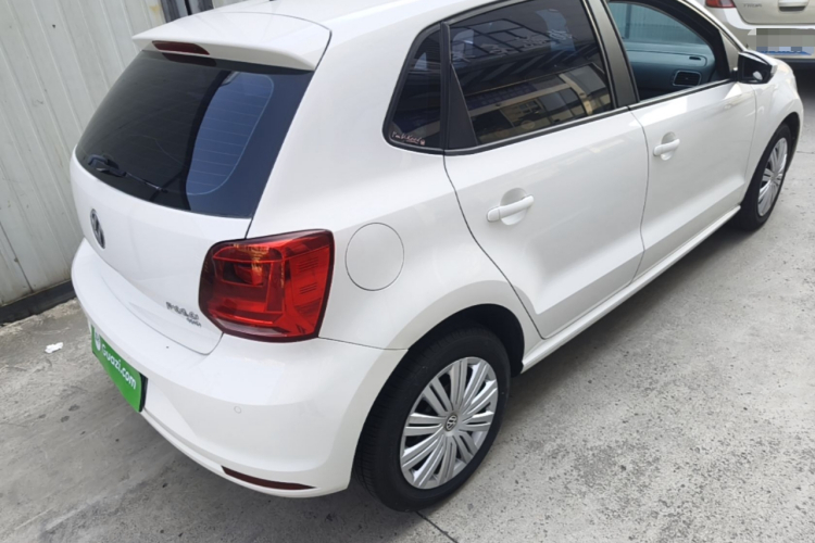 Volkswagen Polo 2019 car image #7