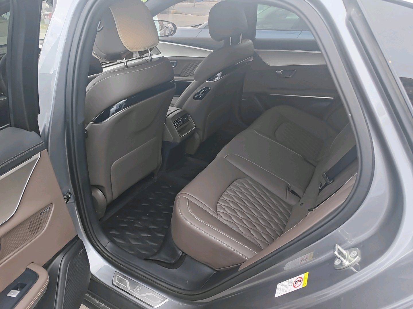 BYD Han 2023 image de voiture #5