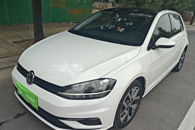 Volkswagen Golf 2020 car image #2