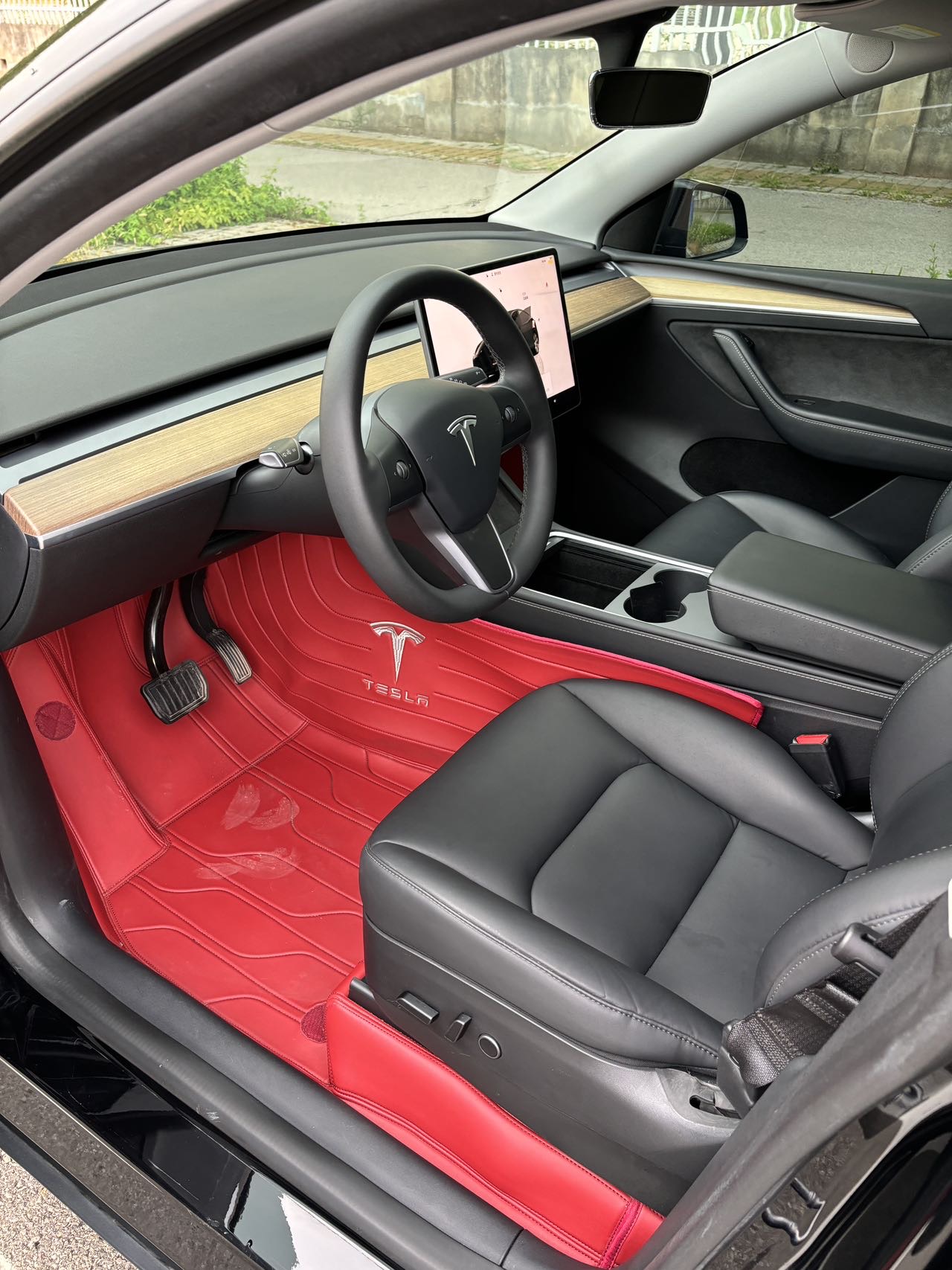 Tesla Model Y 2023 immagine di auto #8