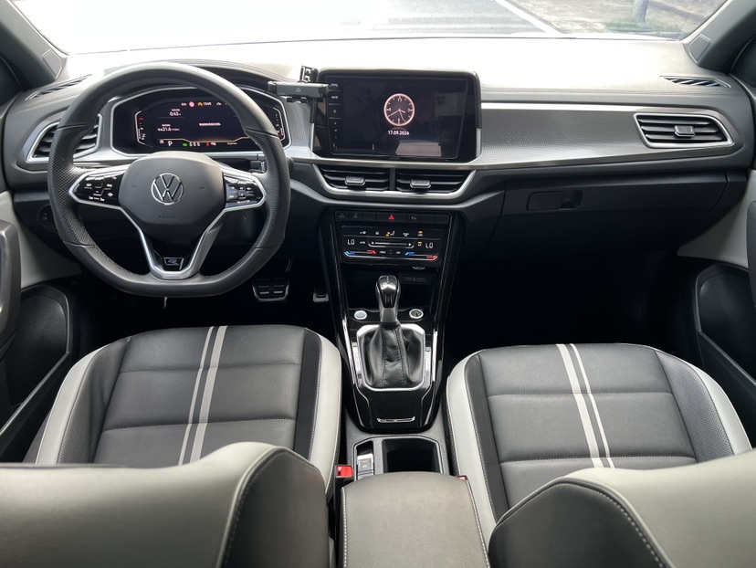 Volkswagen T-Roc 2024 car image #5