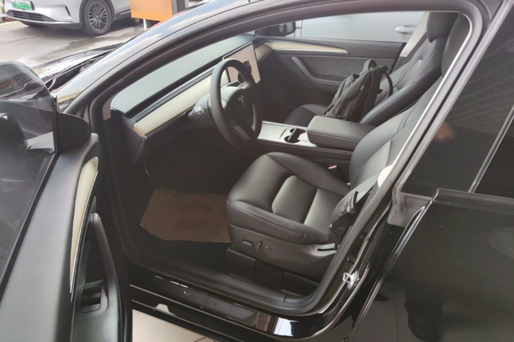 Tesla Model Y 2022 #12 Tesla Model Y 2022 car image #12