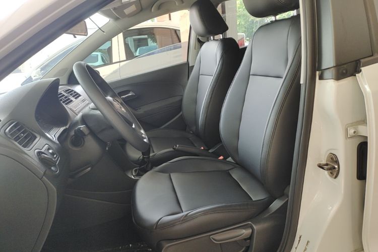 Volkswagen Polo 2019 car image #15