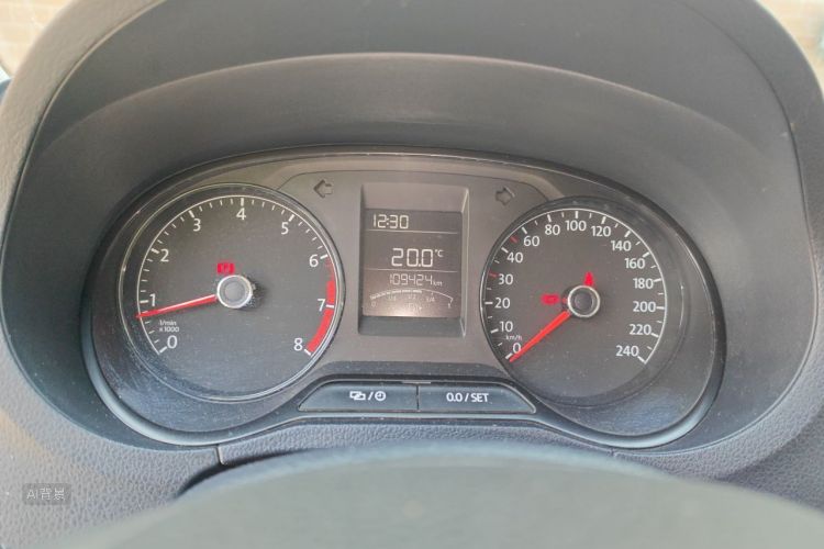 Volkswagen Polo 2018 car image #13