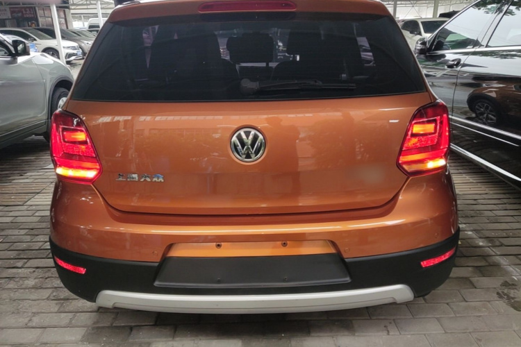 Volkswagen Polo 2016 car image #4