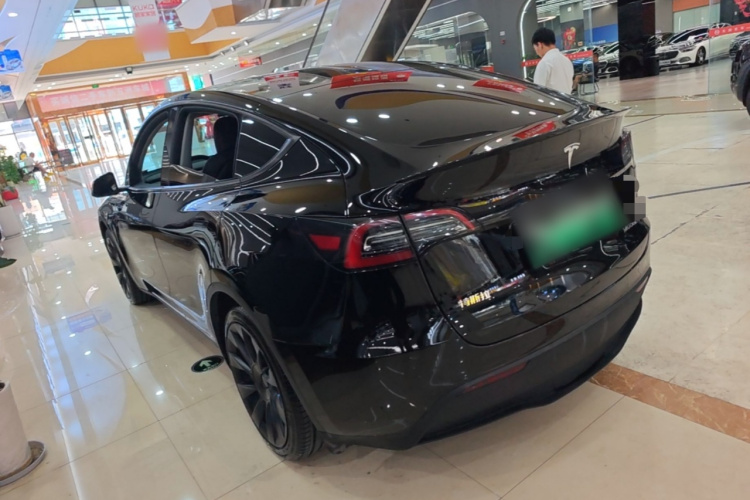 Tesla Model Y 2023 #5 Tesla Model Y 2023 immagine di auto #5