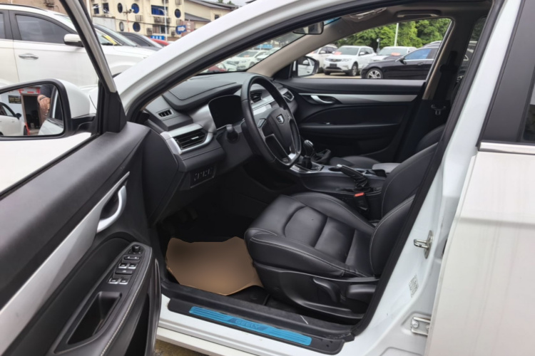 GEELY Emgrand 2018 car image #16
