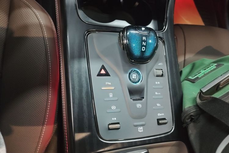 BYD Han 2024 immagine di auto #14