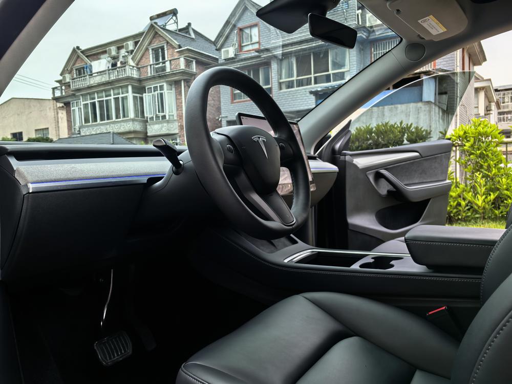 Tesla Model Y 2023 #15 Tesla Model Y 2023 car image #15