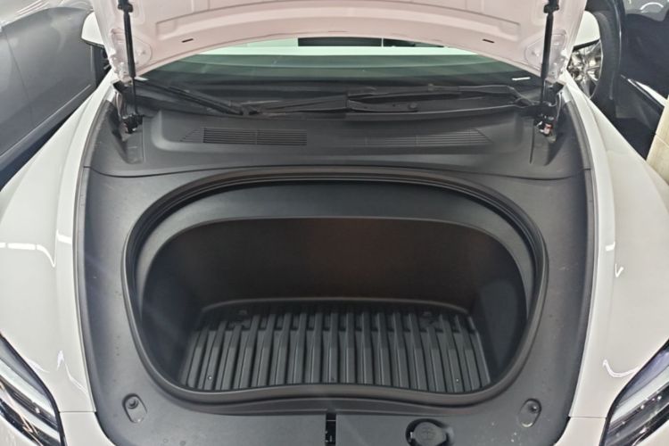 Tesla Model 3 2026 car image #22