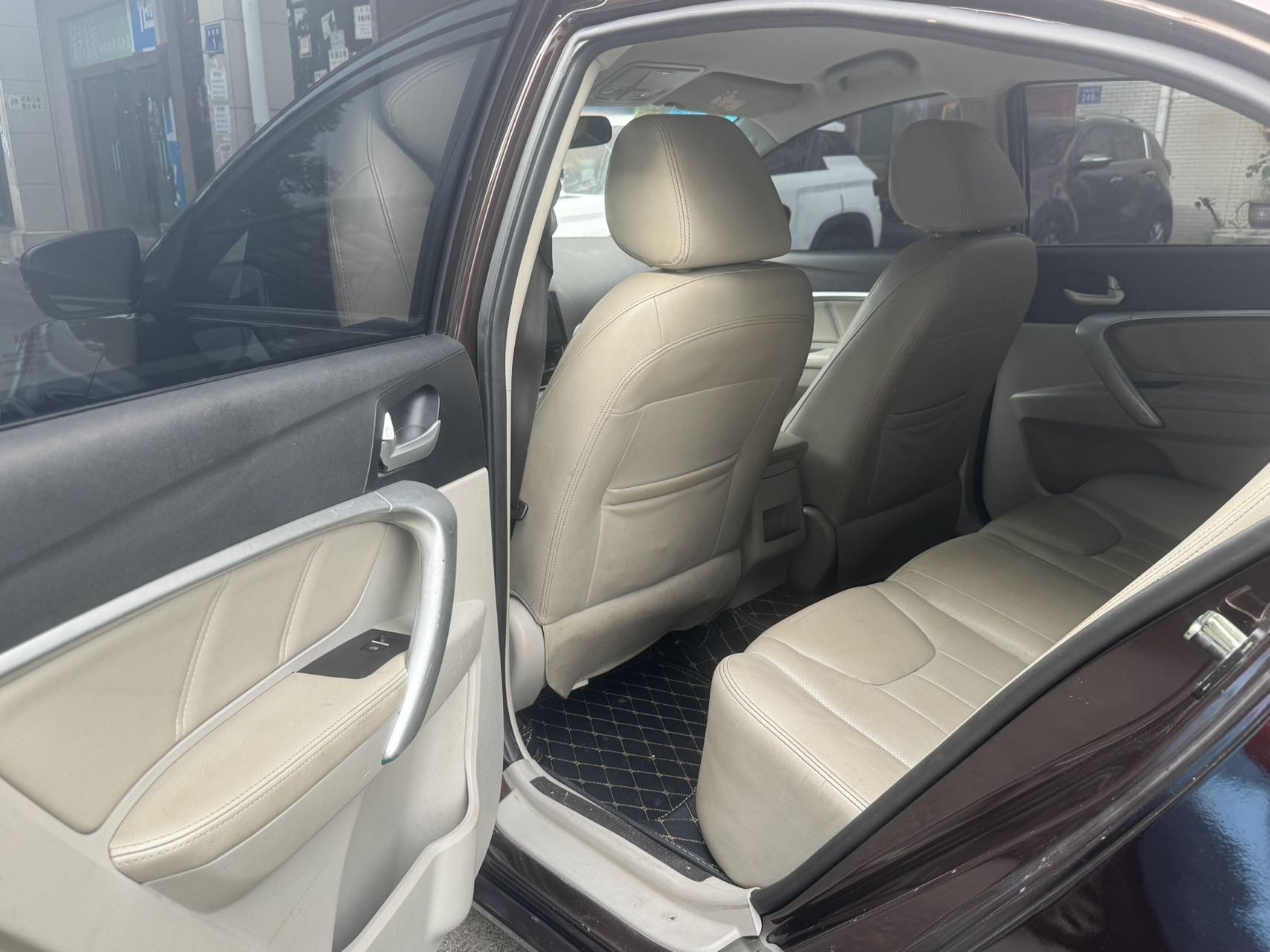 GEELY Emgrand 2016 car image #5