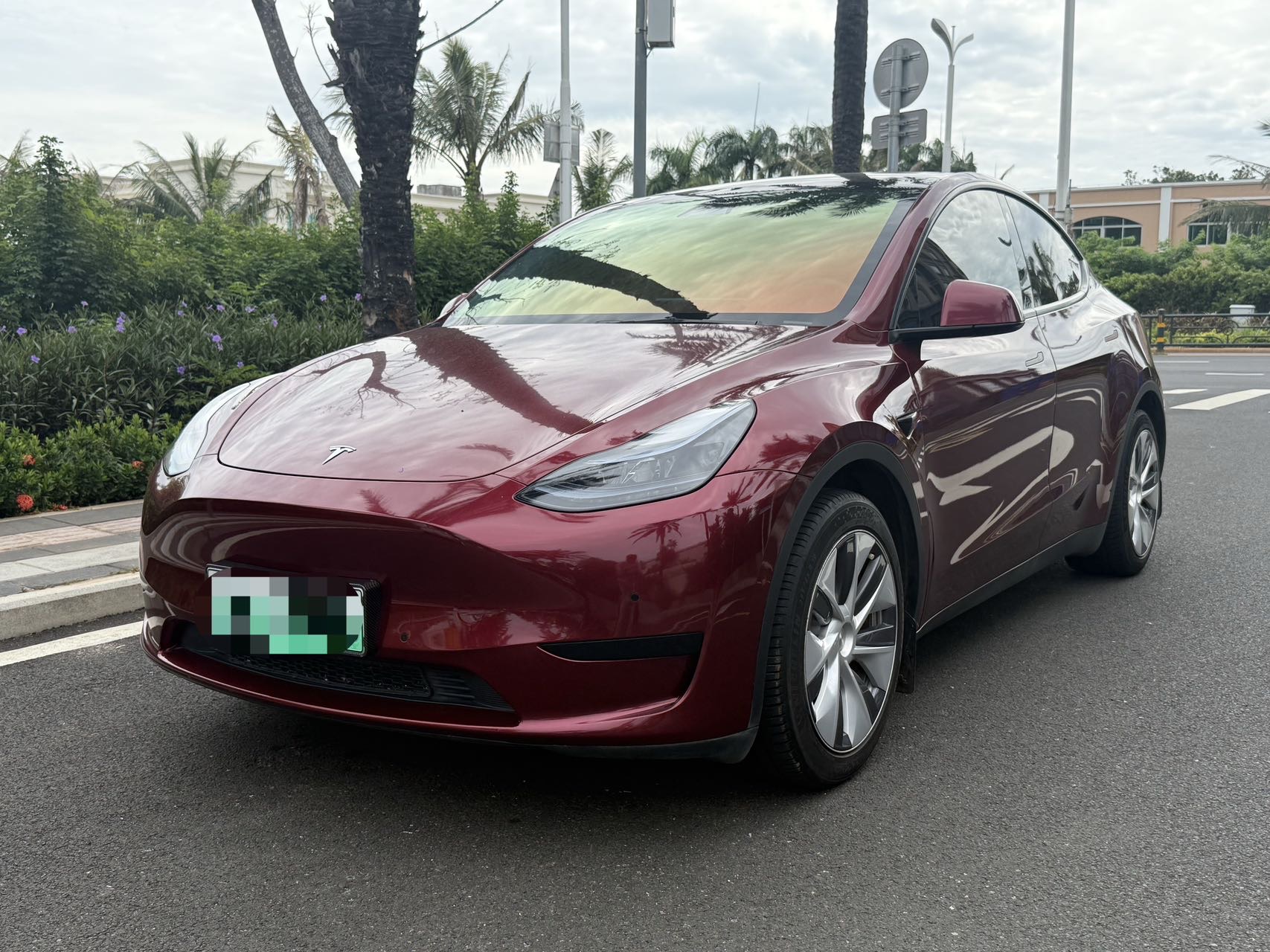 Tesla Model Y 2023 Tesla Model Y 2023 car image