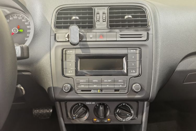Volkswagen Polo 2017 #14 Volkswagen Polo 2017 car image #14