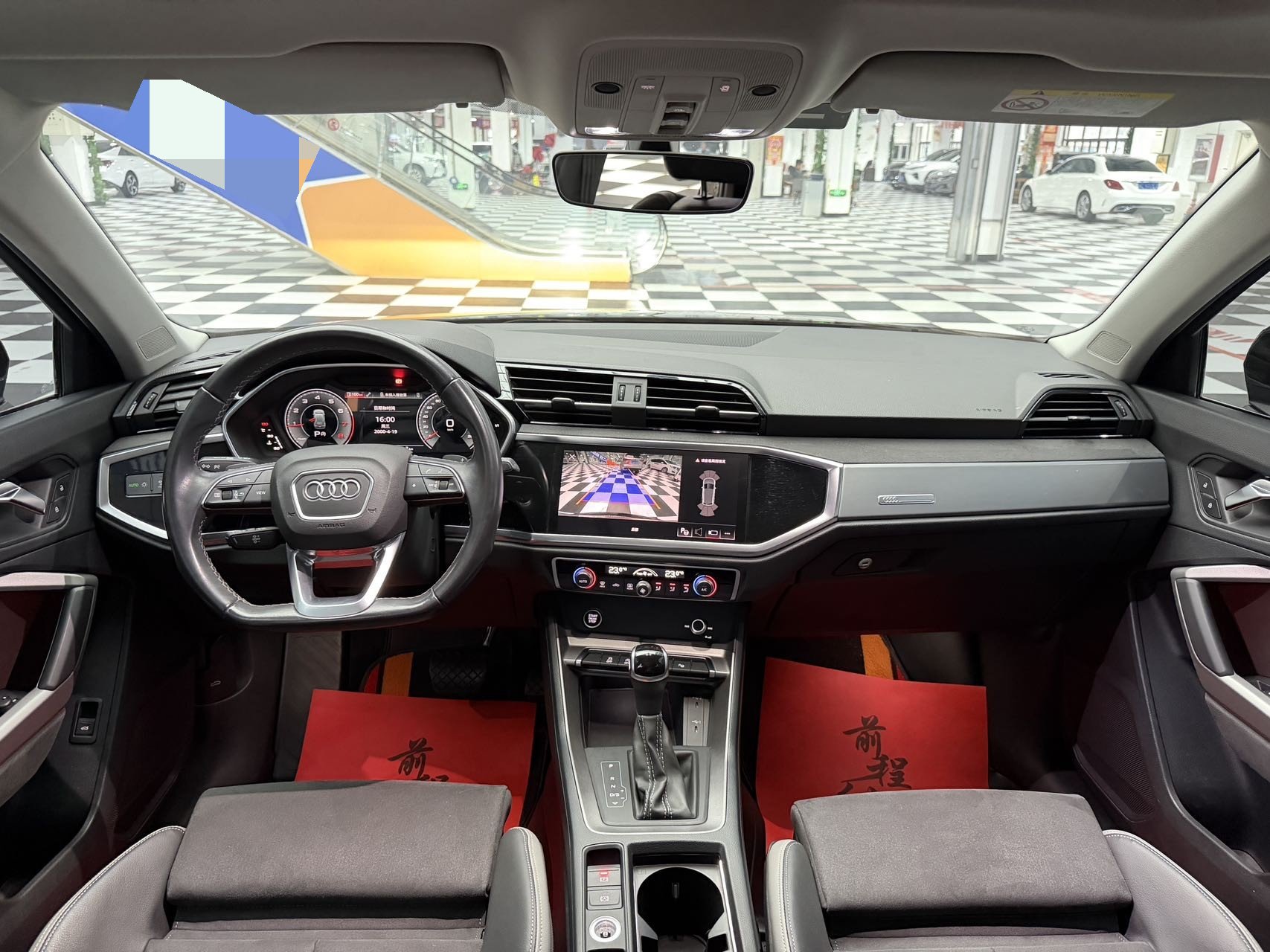Audi Q3 2022 car image #8