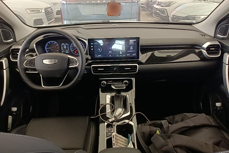 GEELY Coolray 2025 car image #10