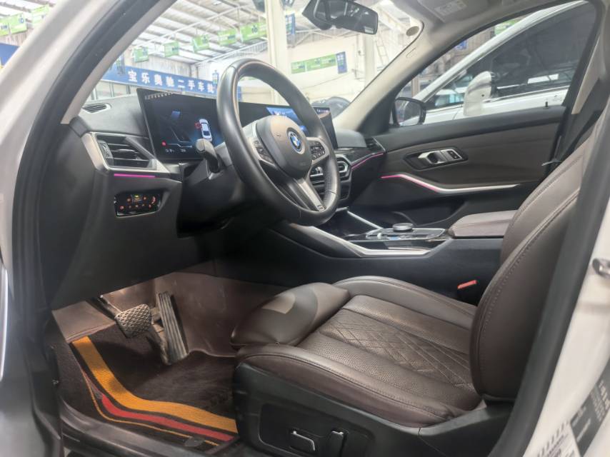 BMW i3 2024 car image #4