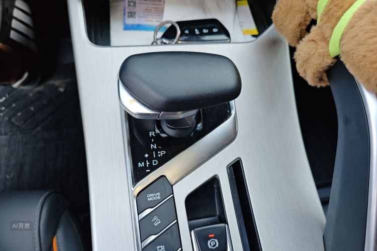 GEELY Coolray 2023 #16 GEELY Coolray 2023 car image #16