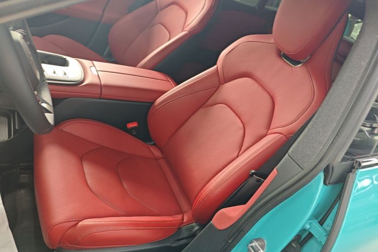 MI SU7 2024 immagine di auto #15
