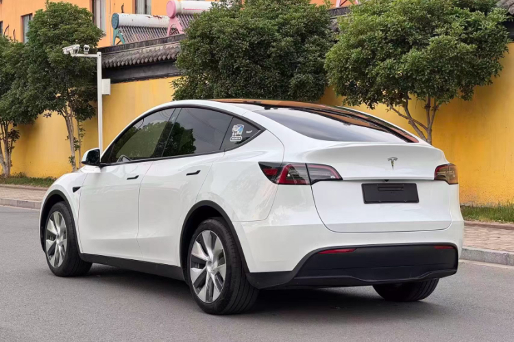 Tesla Model Y 2022 #9 Tesla Model Y 2022 car image #9