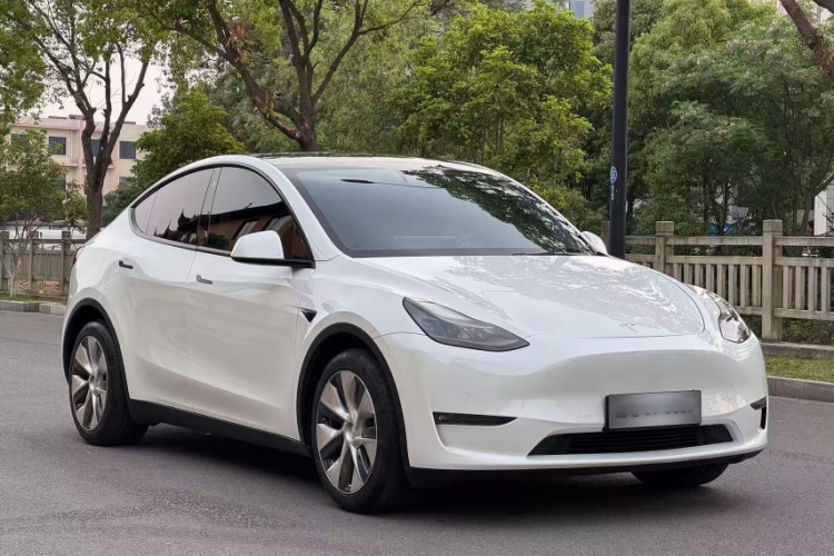 Tesla Model Y 2022 #8 Tesla Model Y 2022 car image #8