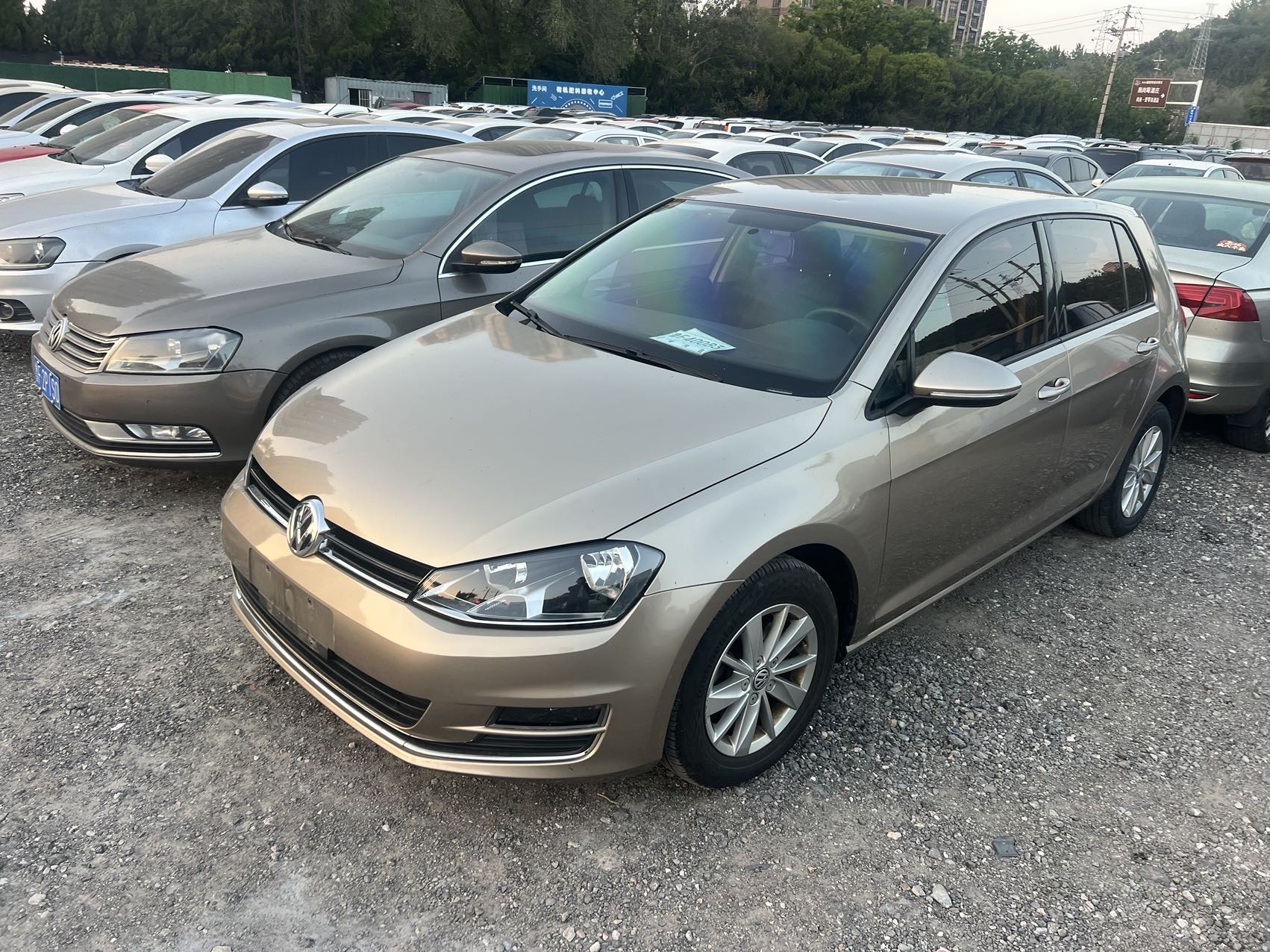 Volkswagen Golf 2014 car image 