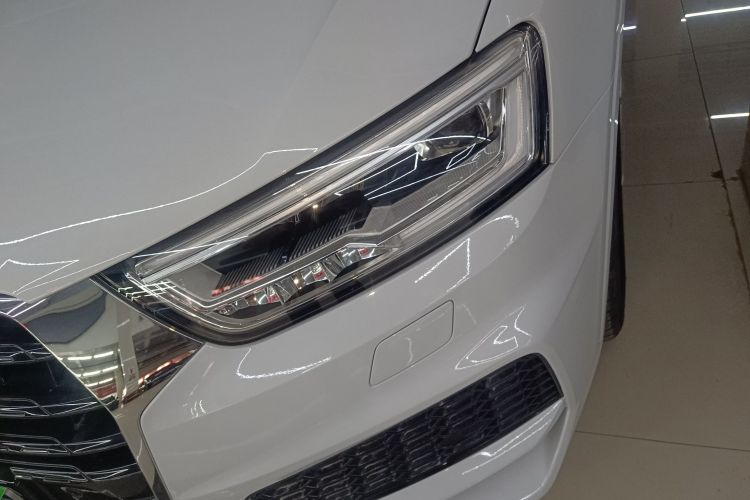 Audi Q3 2019 immagine di auto #23