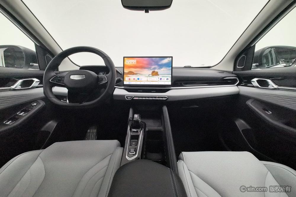 GEELY Coolray 2025 car image #12