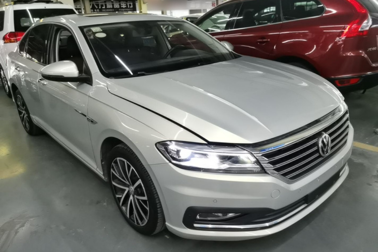 Volkswagen Lavida 2018 car image #4