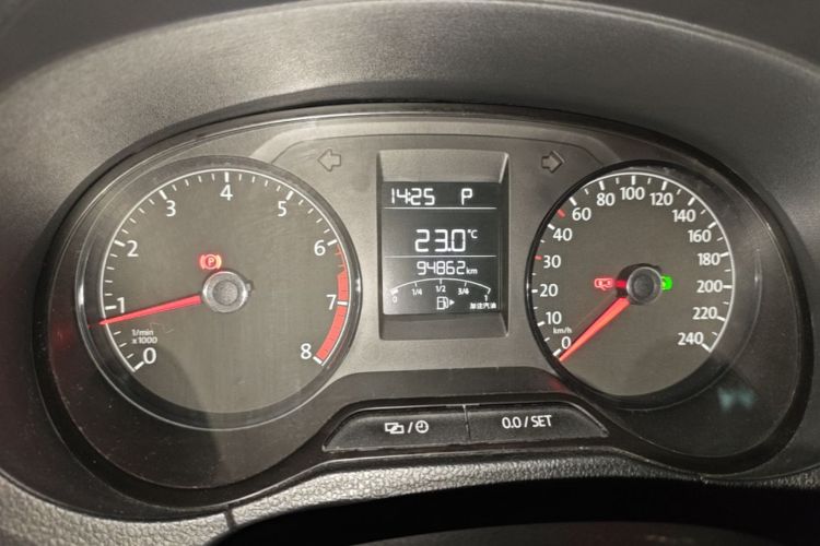 Volkswagen Polo 2018 car image #12