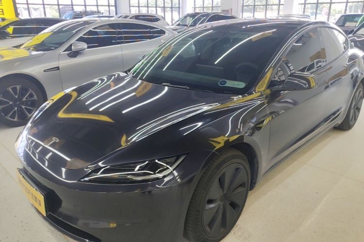 Tesla Model 3 2023 car image #2