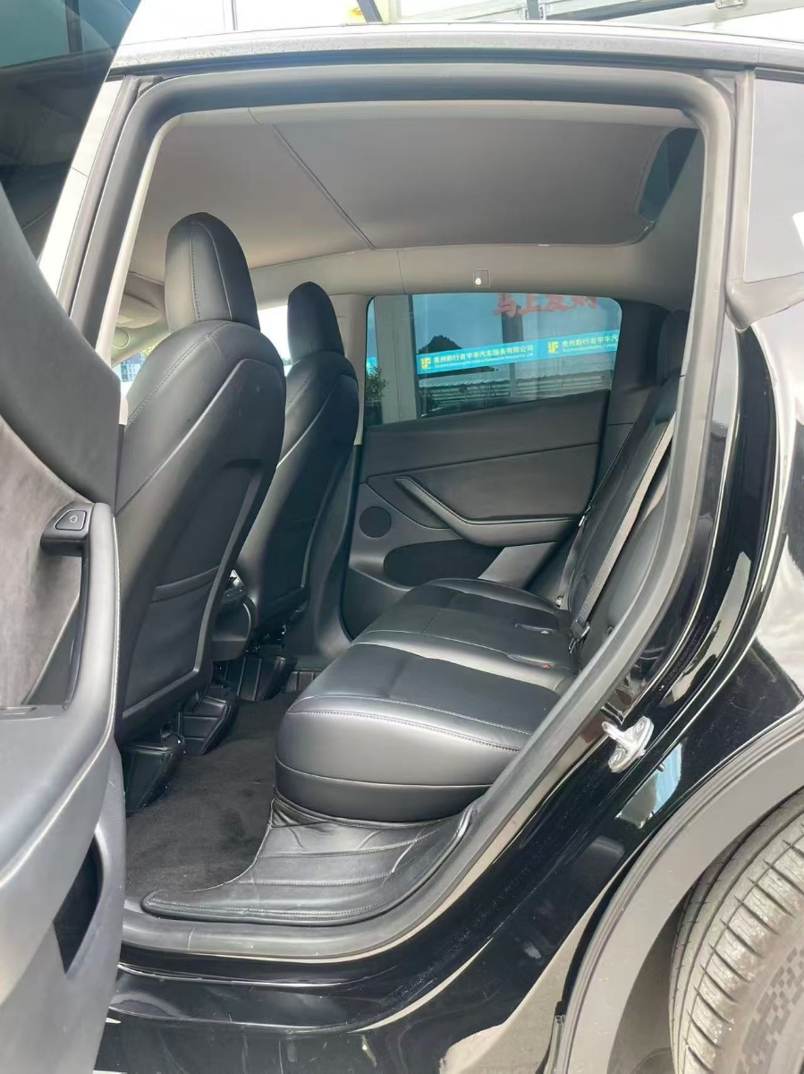 Tesla Model Y 2022 #4 Tesla Model Y 2022 car image #4