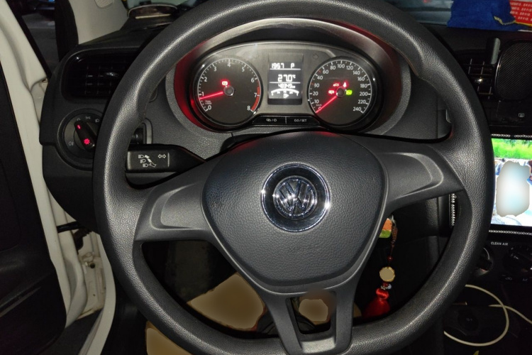 Volkswagen Polo 2017 car image #11