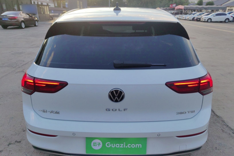Volkswagen Golf 2022 صورة سيارة #4