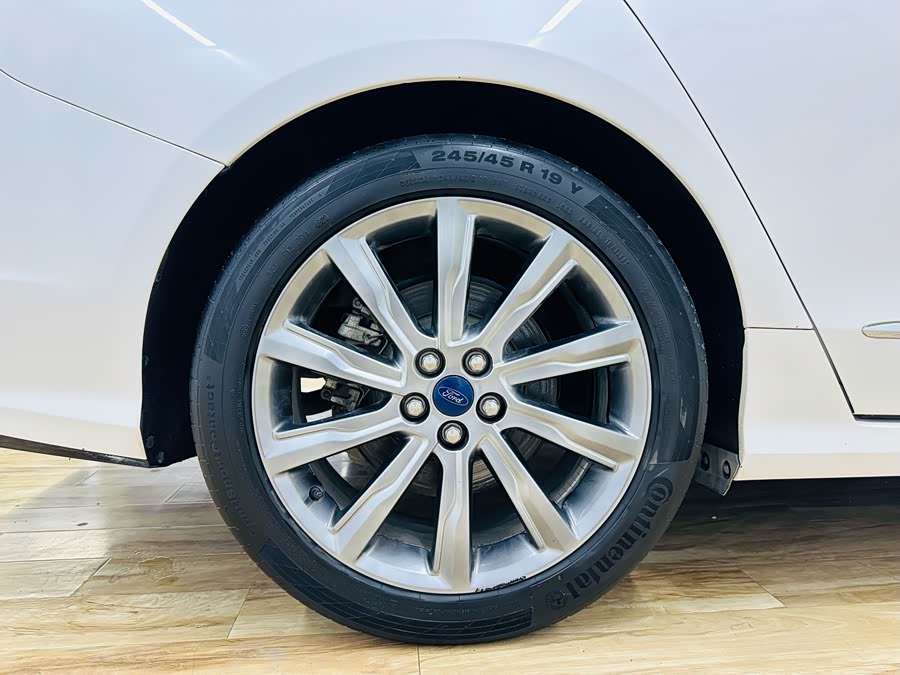 Ford Taurus 2021 car image #40