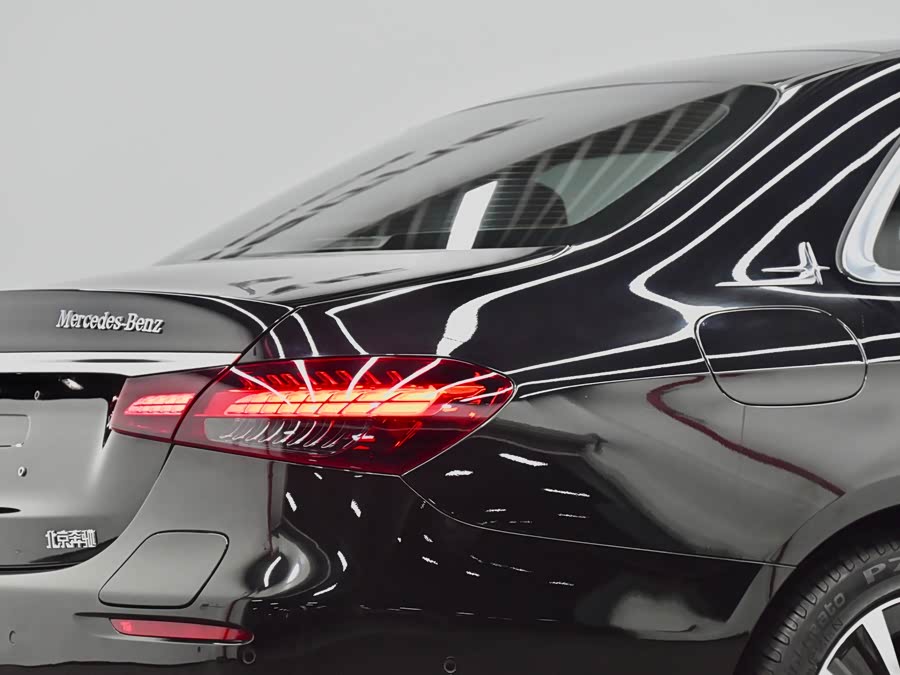 Mercedes-Benz E Class New Energy 2021 car image #40