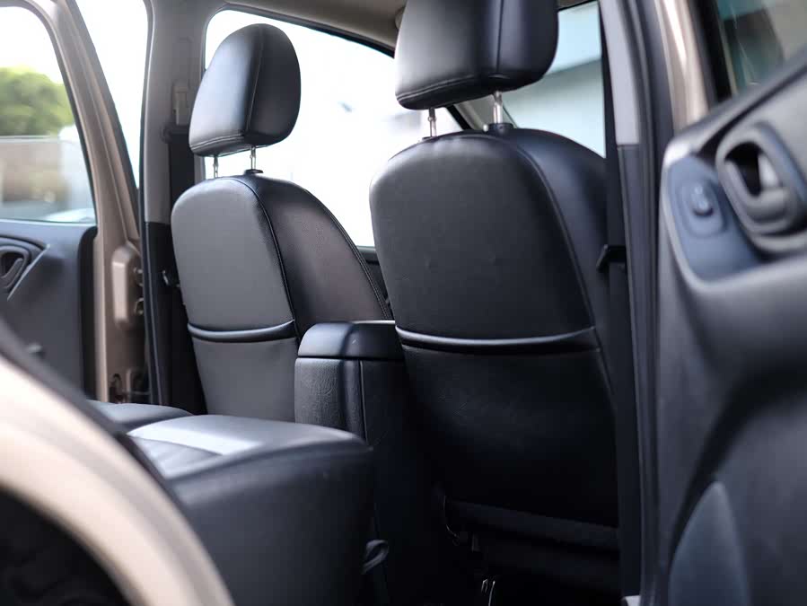 Ford Escape (Imported) 2007 immagine di auto #40