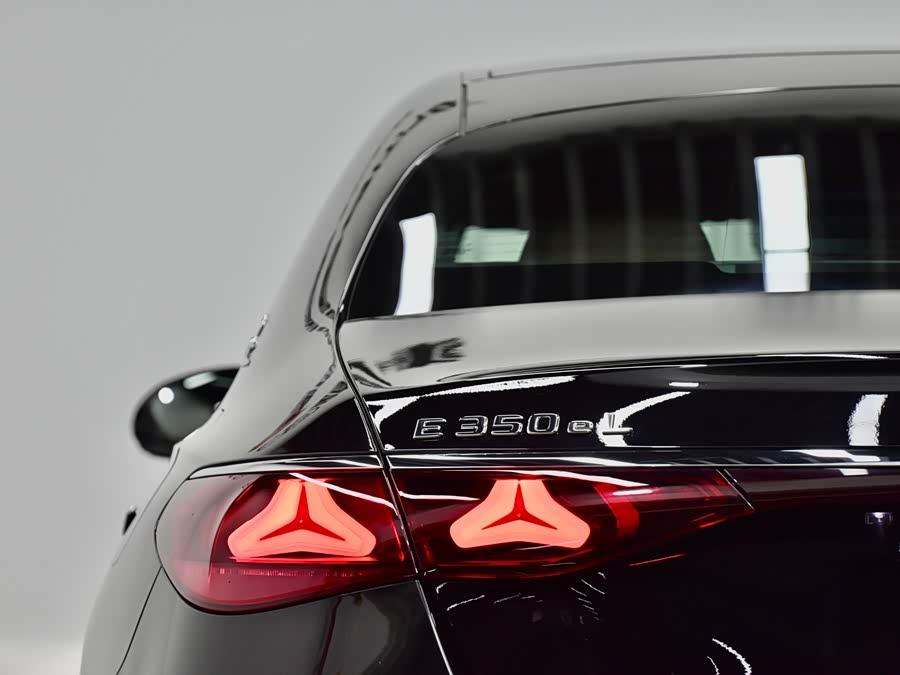 Mercedes-Benz E Class New Energy 2024 car image #40