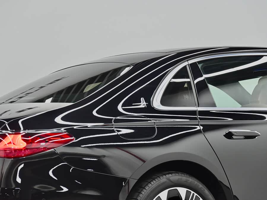 Mercedes-Benz E Class New Energy 2024 immagine di auto #40