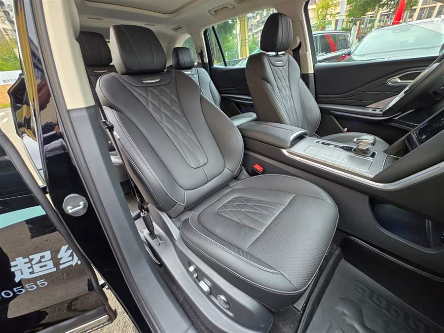 HongQi HS7 PHEV 2024 #40 HongQi HS7 PHEV 2024 car image #40