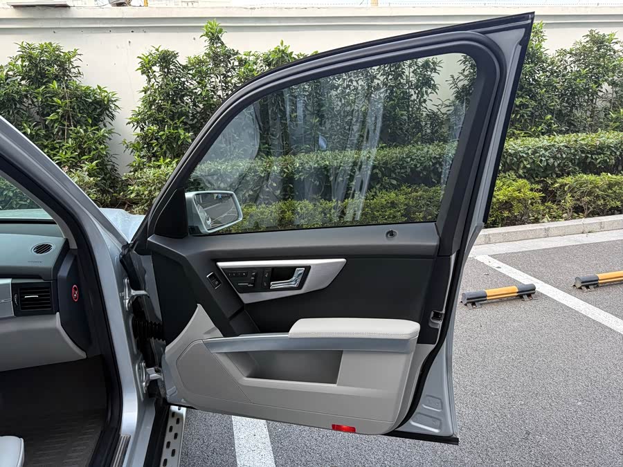 Mercedes-Benz GLK Class (Imported) 2010 car image #40