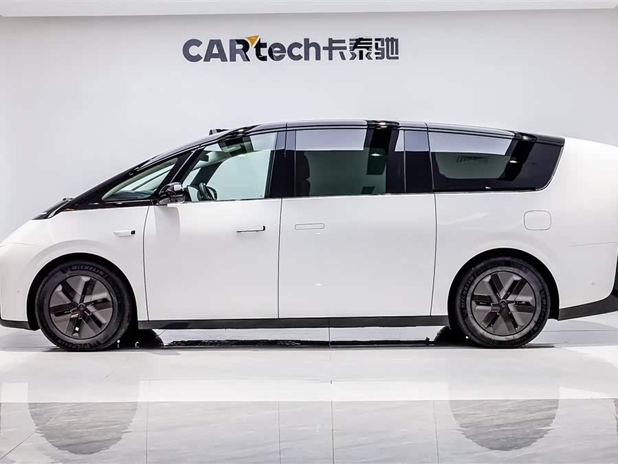 理想汽车 理想MEGA 2024 汽车图片 #40