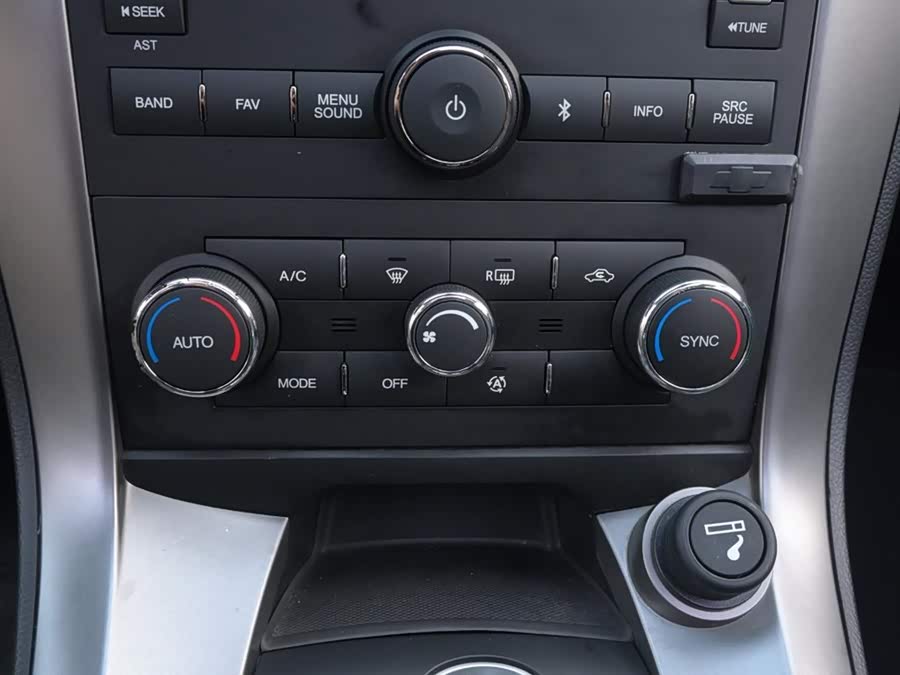 Chevrolet Captiva 2016 imagen de coche #40