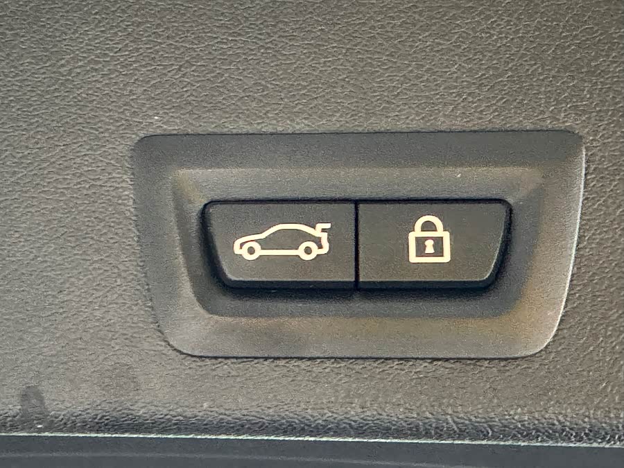 BMW X6 2022 immagine di auto #40