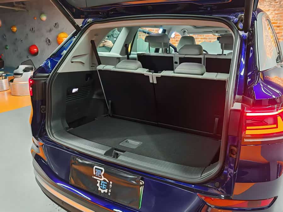 Volkswagen ID.6 X 2022 #40 Volkswagen ID.6 X 2022 car image #40